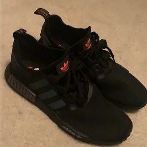 I’m selling adidas shoes
